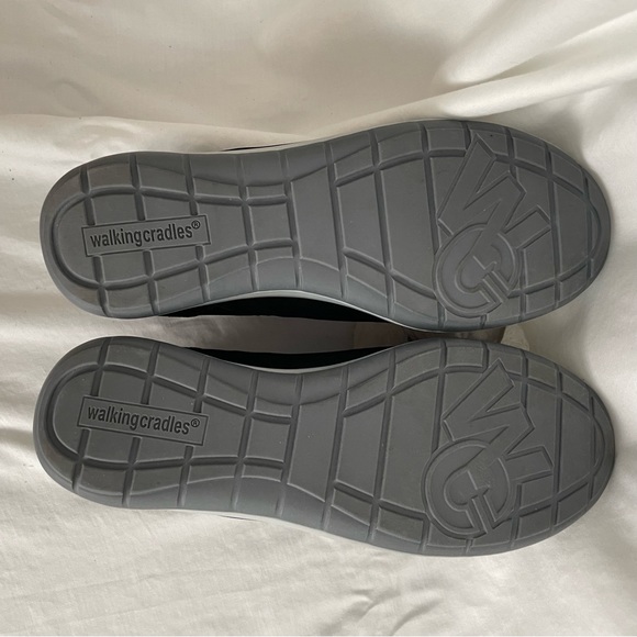 Walking Cradles Osmond Bootie Black Suede Embossed Snakeskin Accent Comfort Shoe - Picture 7 of 9